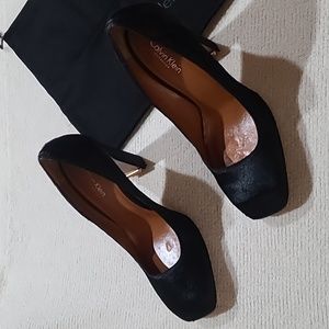 NIB Calvin Klein Runway calf hair heels/pumps